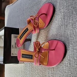 Vintage-Inspired Jennifer Moore "Eleni" Leather Sandals - Size 7 - Fuchsia ✨